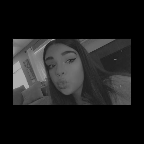 Meet your Posher, Chloe - Picture 1 of 1